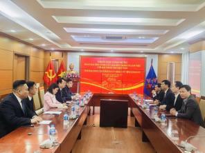 14 hinh anh nguoi gioi thieu 01