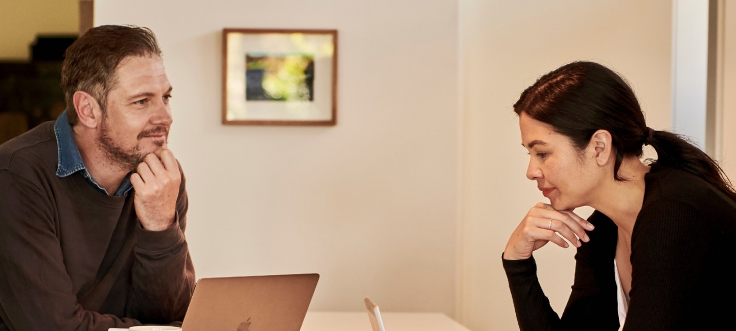 Đào tạo tiếng việt online 7 8 About Business Consulting Company Team Slider 3.jpg